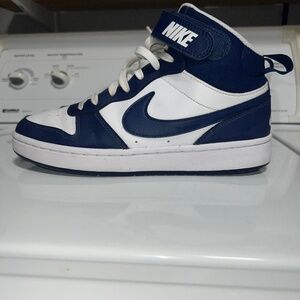 Nike court borough mid 2